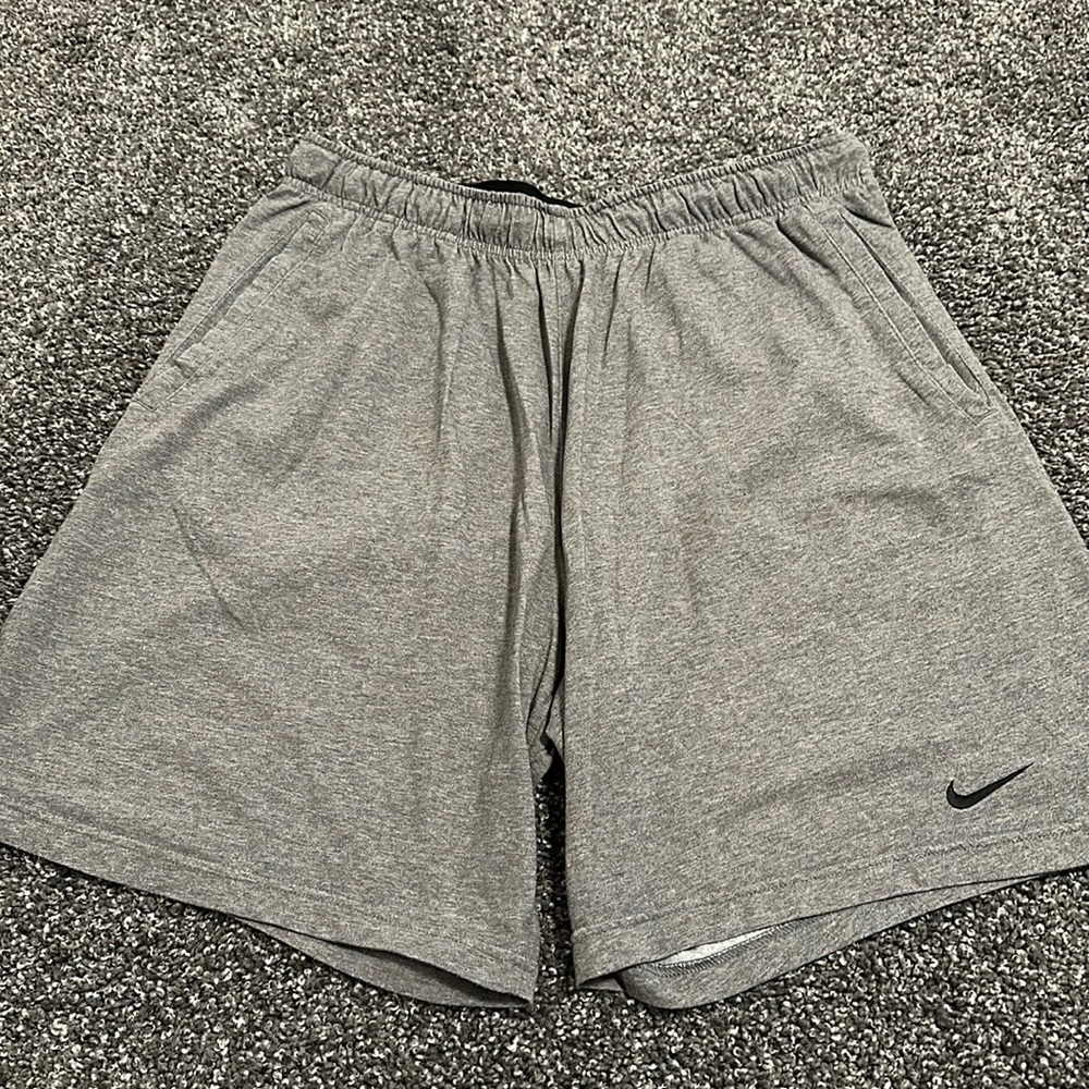 Men’s XL grey nike shorts.